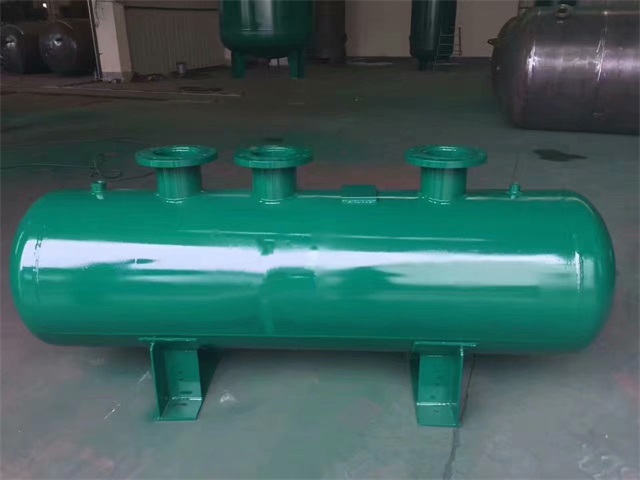 1679991473376569.jpeg 铁力铁力铁力蒸汽分气缸1.jpeg